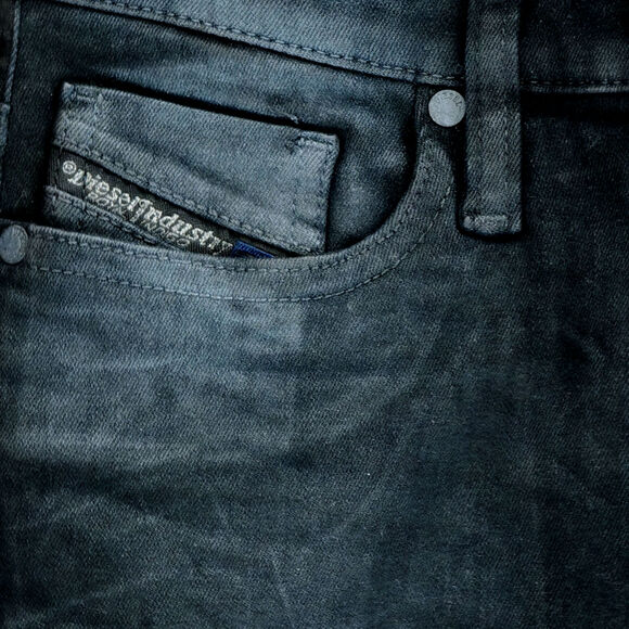 NWT, Diesel Skinzee Super Slim Skinny Regular Waist Black, Size 25/32 - Picture 2 of 9